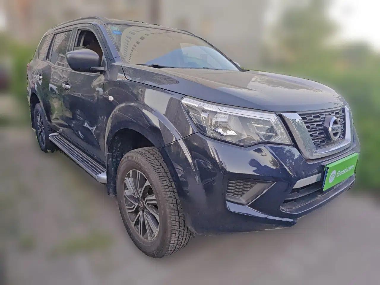 Nissan Terra 2018 2.5L Manual Two-Wheel Drive Elite Edition — миниатюра 3