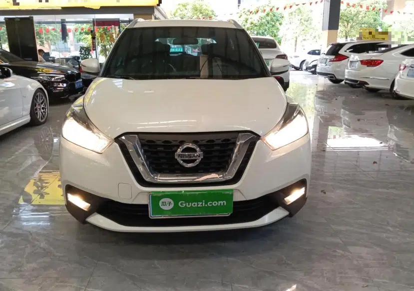 Nissan Kicks 2019 1.5L CVT Smart Connect Luxury Edition — миниатюра 2