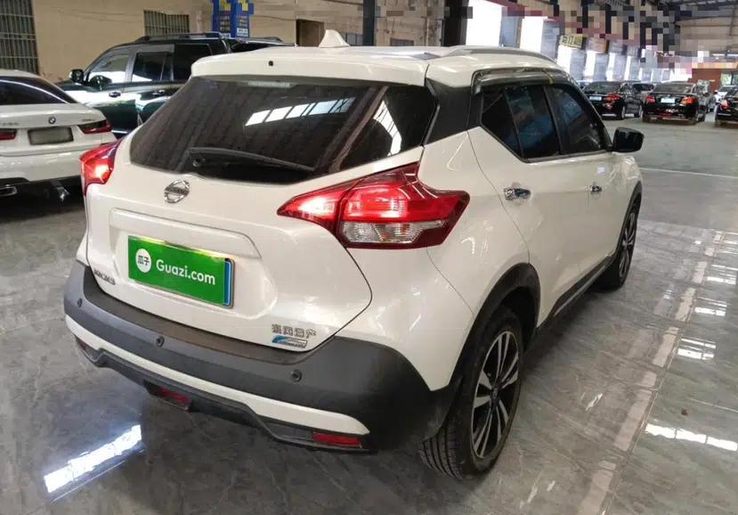 Nissan Kicks 2019 1.5L CVT Smart Connect Luxury Edition — миниатюра 5