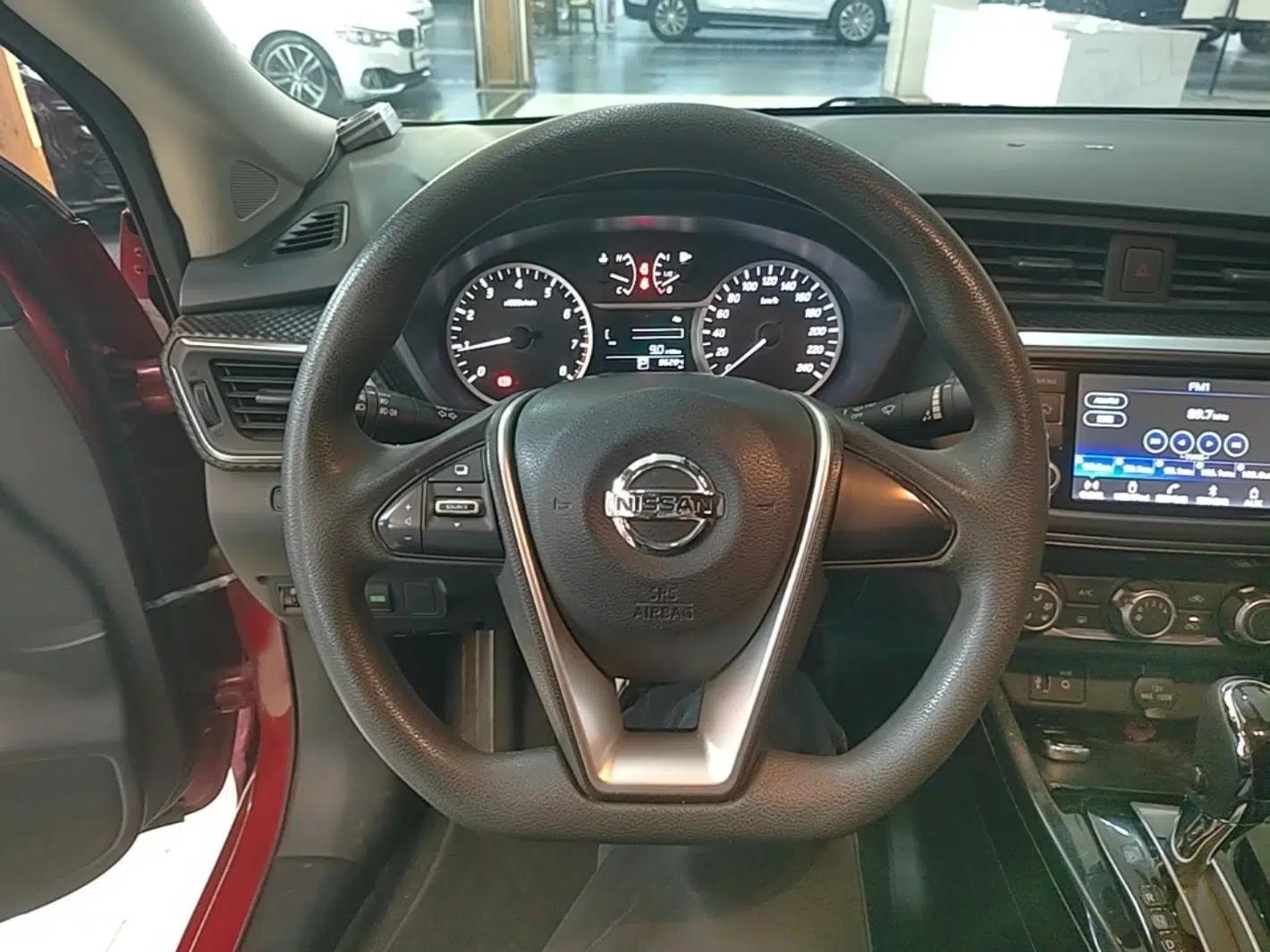 Nissan Lannia 2016 1.6L CVT Cool Edition — миниатюра 13