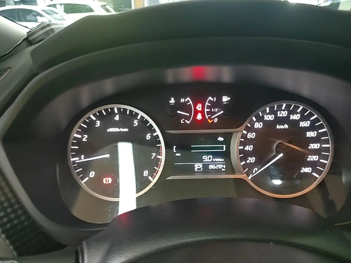 Nissan Lannia 2016 1.6L CVT Cool Edition — миниатюра 14