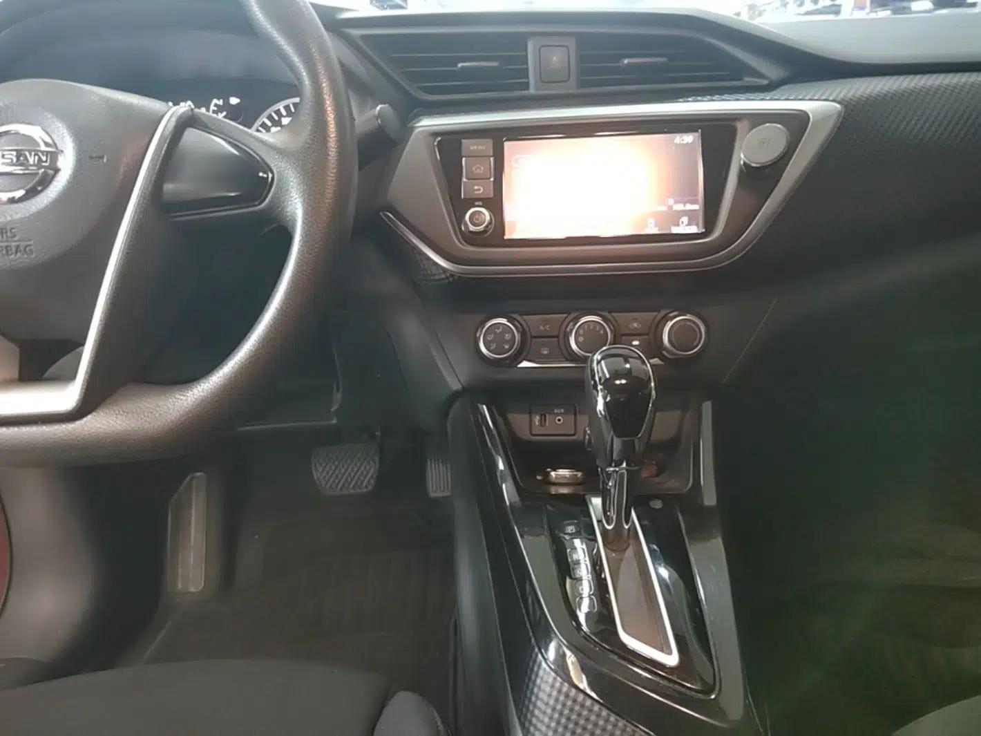 Nissan Lannia 2016 1.6L CVT Cool Edition — миниатюра 15