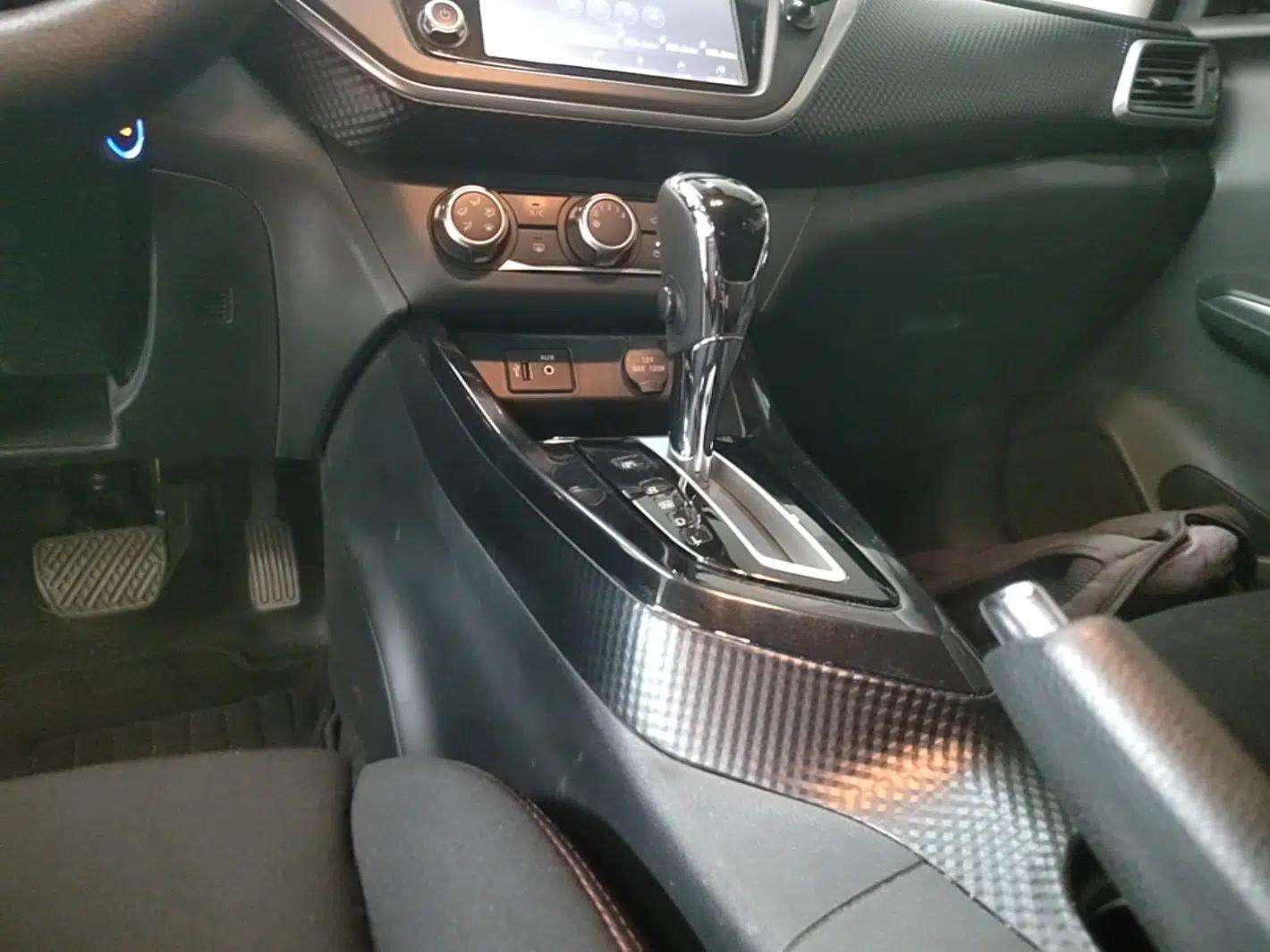 Nissan Lannia 2016 1.6L CVT Cool Edition — миниатюра 16