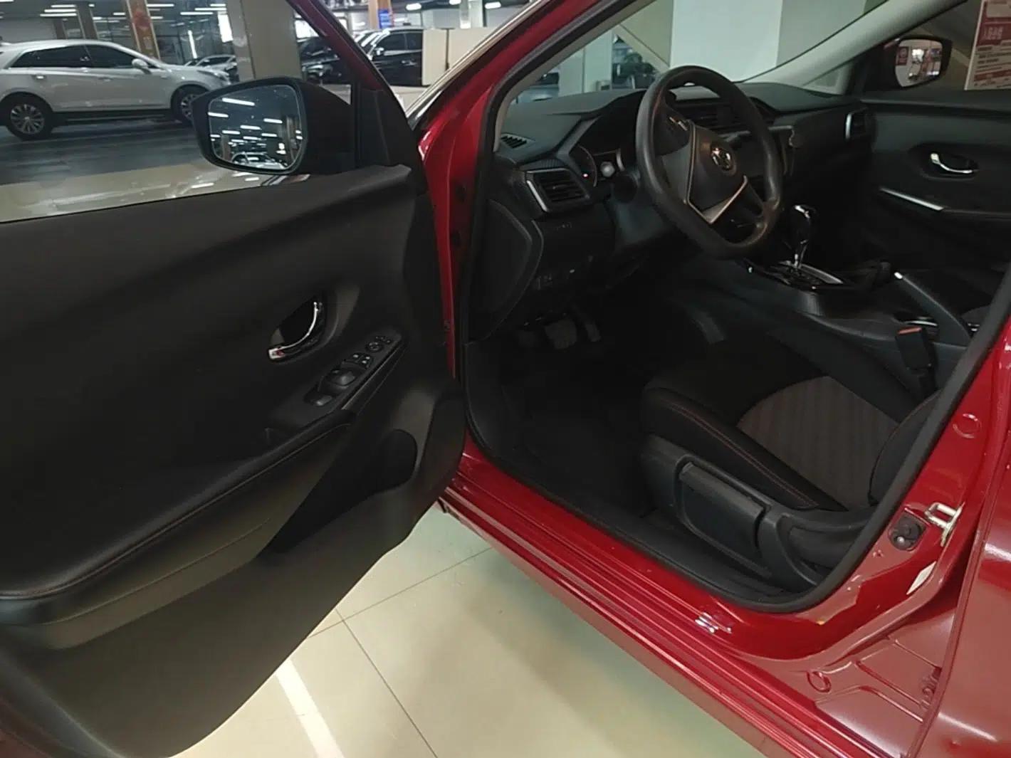 Nissan Lannia 2016 1.6L CVT Cool Edition — миниатюра 18