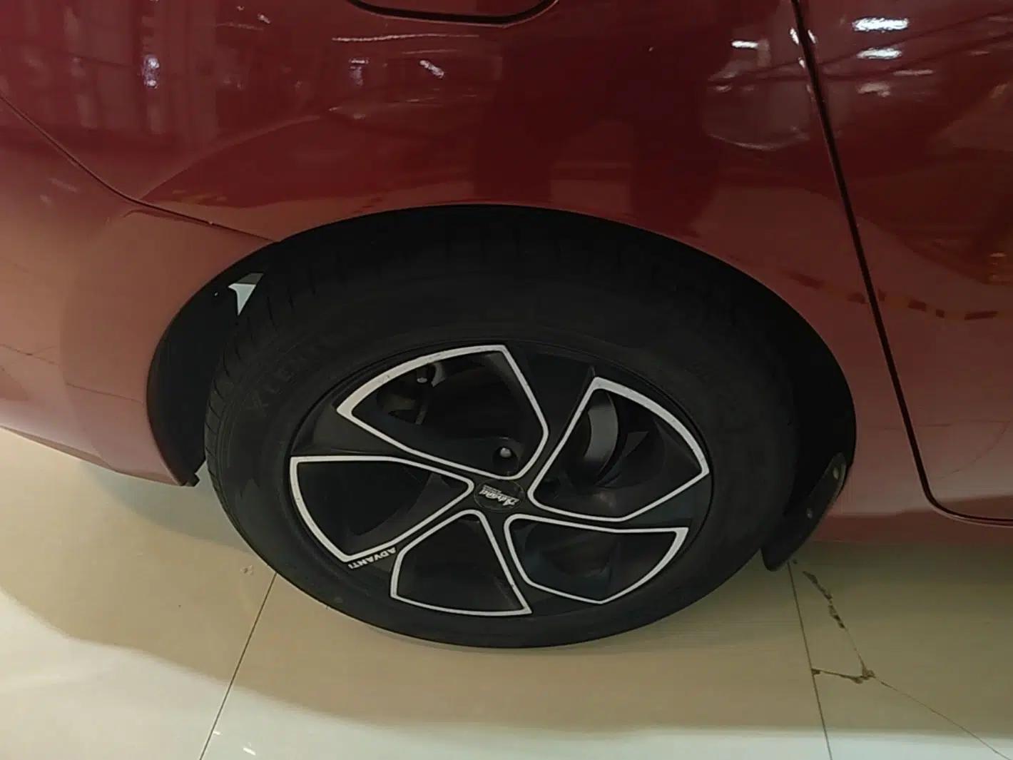Nissan Lannia 2016 1.6L CVT Cool Edition — миниатюра 10