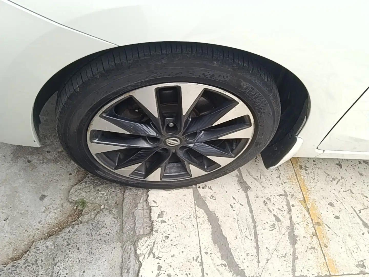 Nissan Lannia 2016 1.6L CVT Smart Cool Edition — миниатюра 8