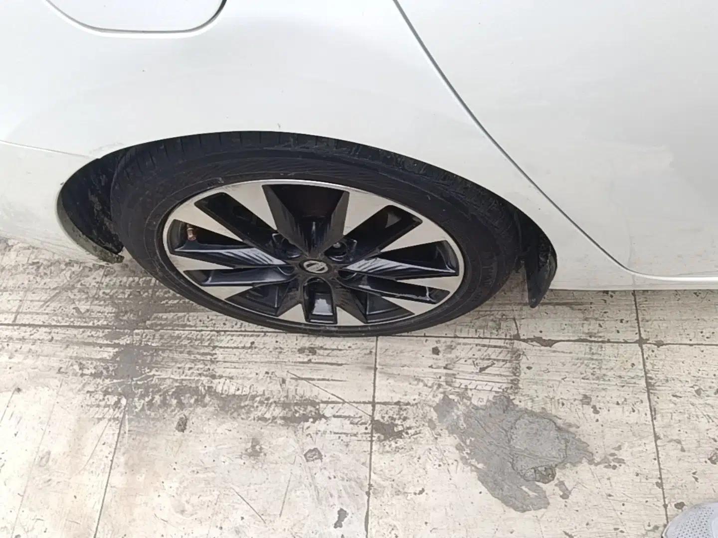 Nissan Lannia 2016 1.6L CVT Smart Cool Edition — миниатюра 10