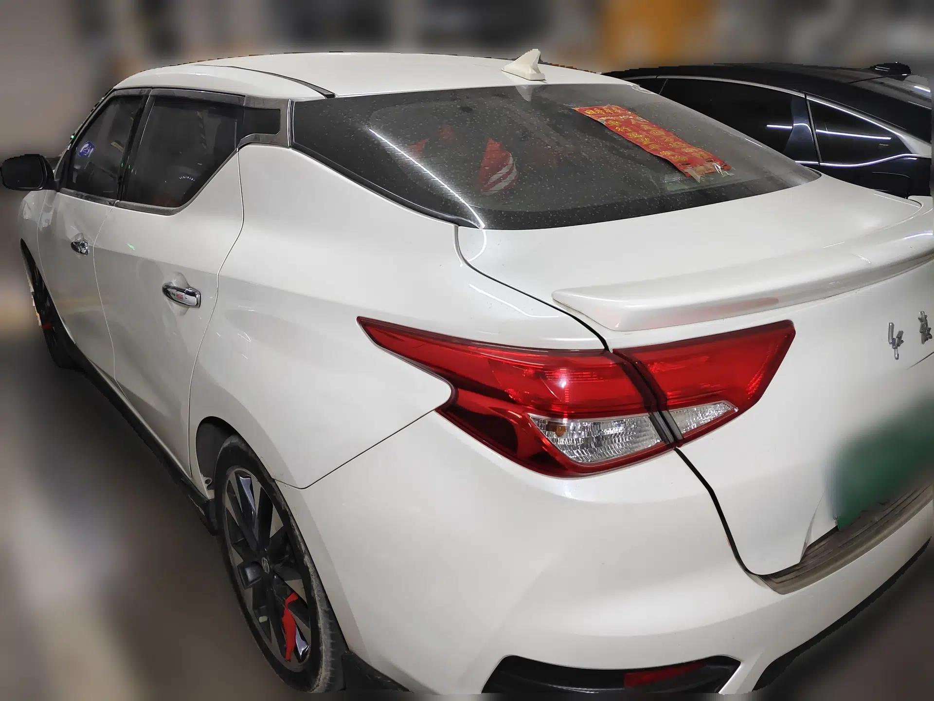 Nissan Lannia 2016 1.6L CVT Smart Edition — миниатюра 4