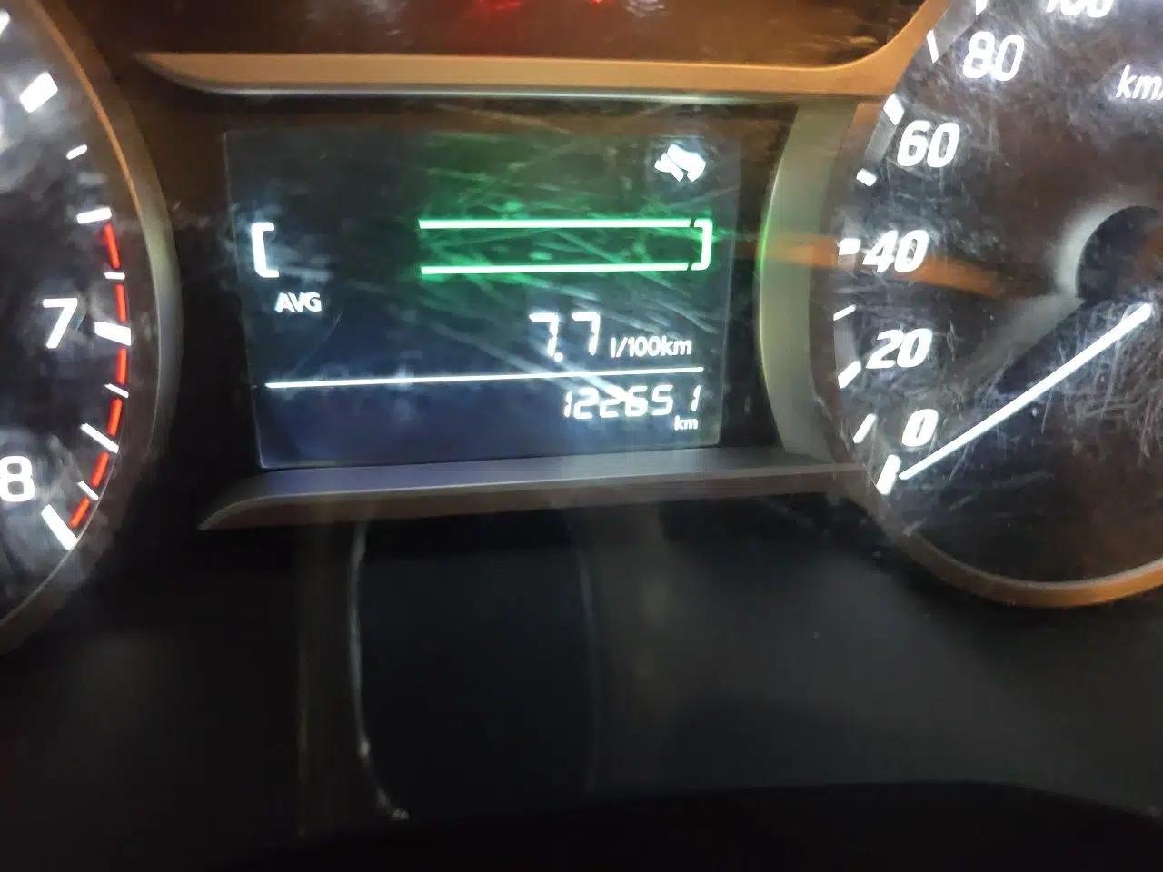 Nissan Lannia 2016 1.6L Manual Cool Edition — миниатюра 13
