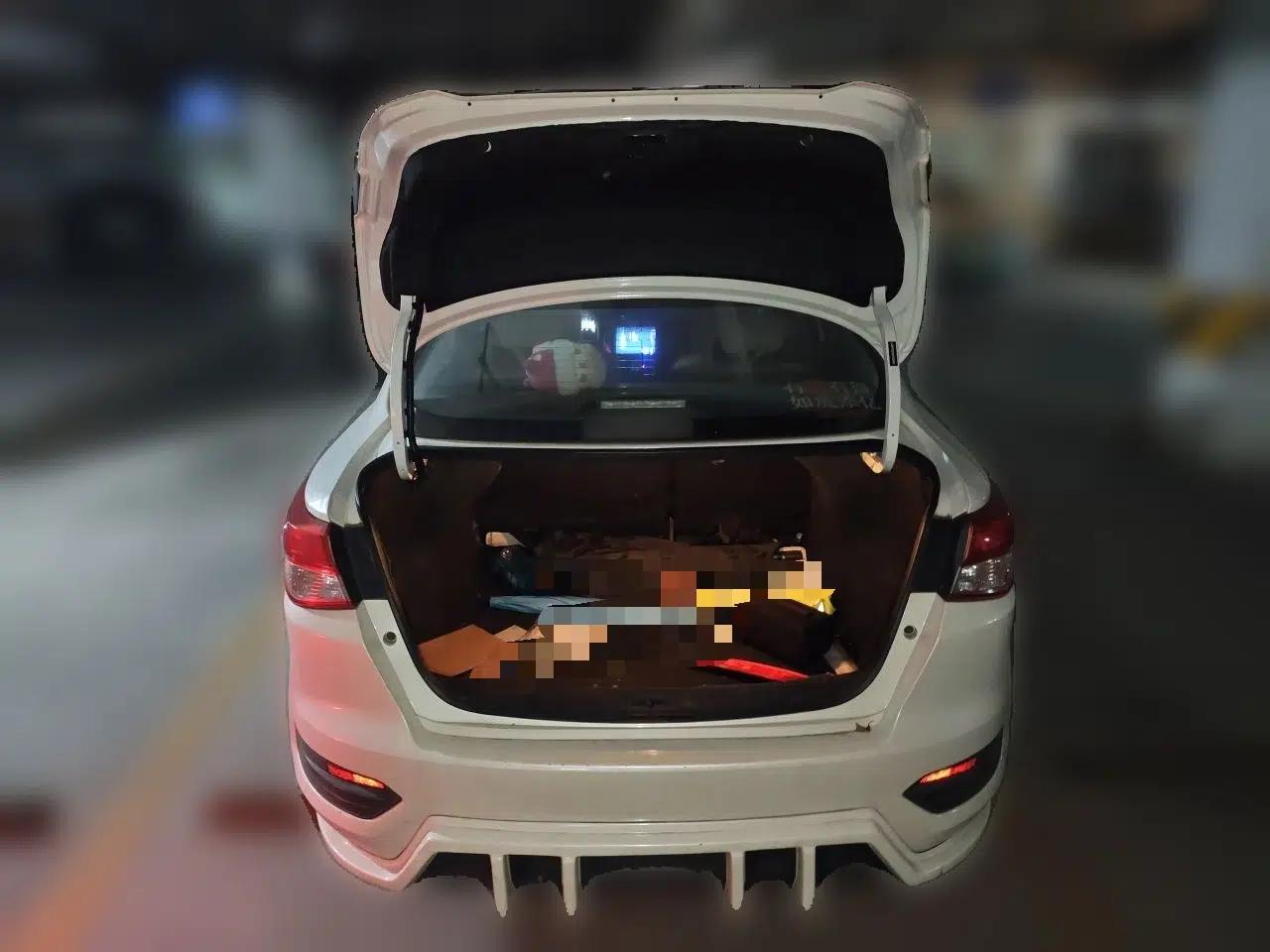 Nissan Lannia 2016 1.6L Manual Cool Edition — миниатюра 20