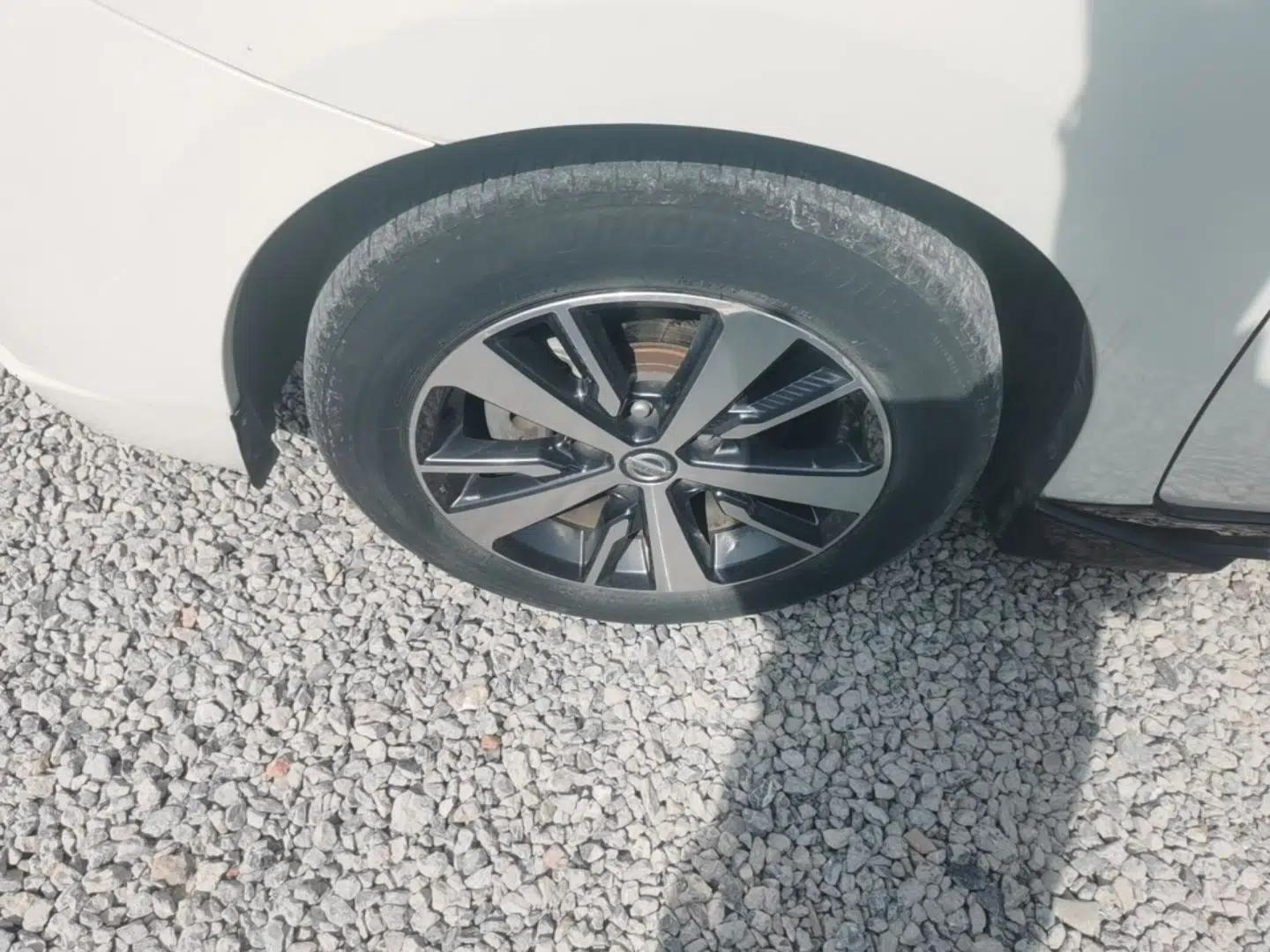 Nissan Lannia 2016 1.6L CVT Cool Edition — миниатюра 8