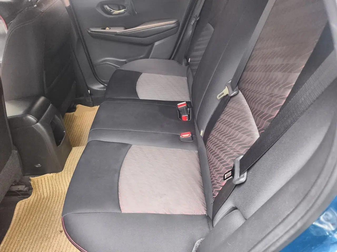 Nissan Lannia 2016 1.6L Manual Cool Edition — миниатюра 18