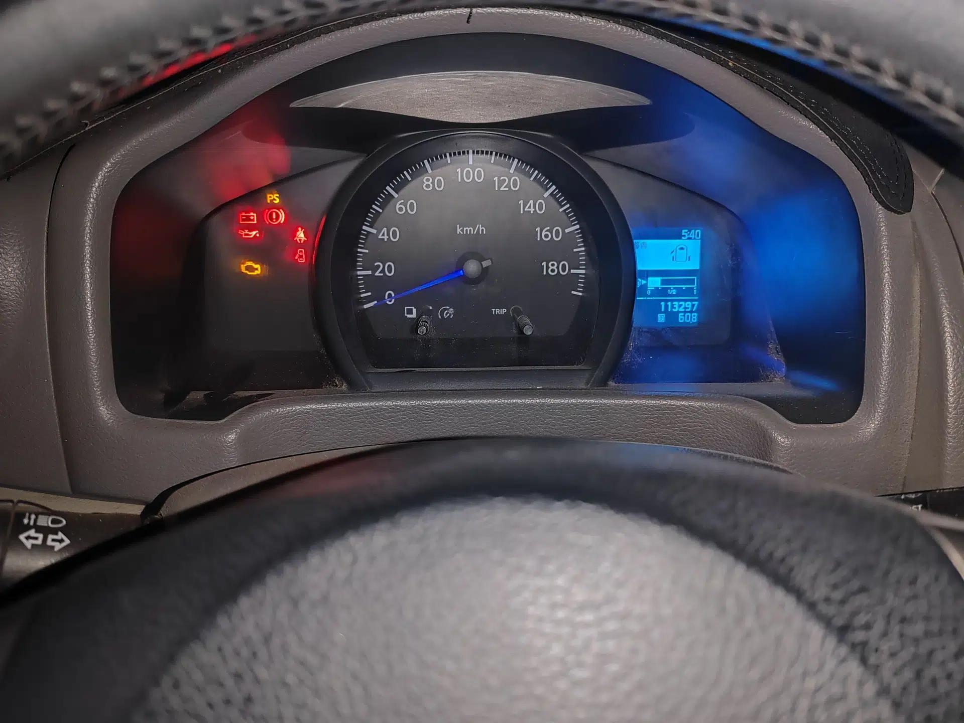 Nissan NV200 2014 1.6L Manual Luxury Model China IV Standard — миниатюра 12