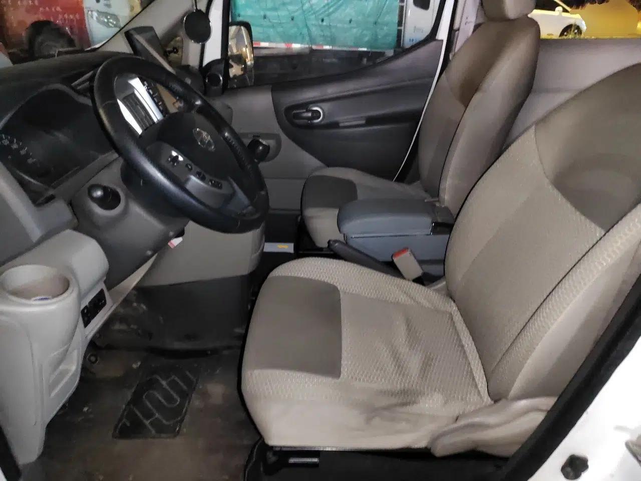 Nissan NV200 2014 1.6L Manual Luxury Model China IV Standard — миниатюра 16
