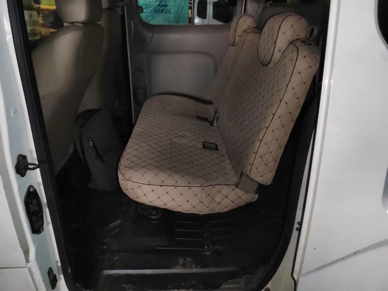 Nissan NV200 2014 1.6L Manual Luxury Model China IV Standard — миниатюра 18