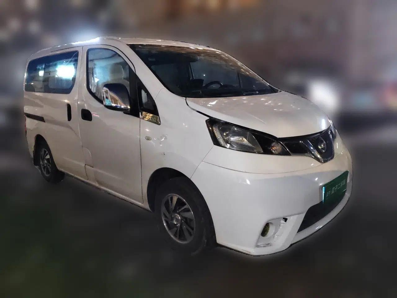 Nissan NV200 2014 1.6L Manual Luxury Model China IV Standard — миниатюра 3