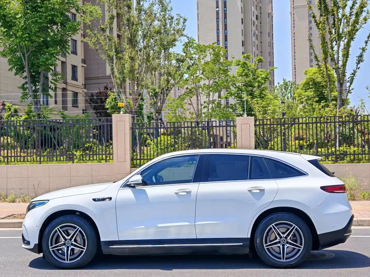 Mercedes-Benz EQC 2020 Model EQC 400 4MATIC — миниатюра 4