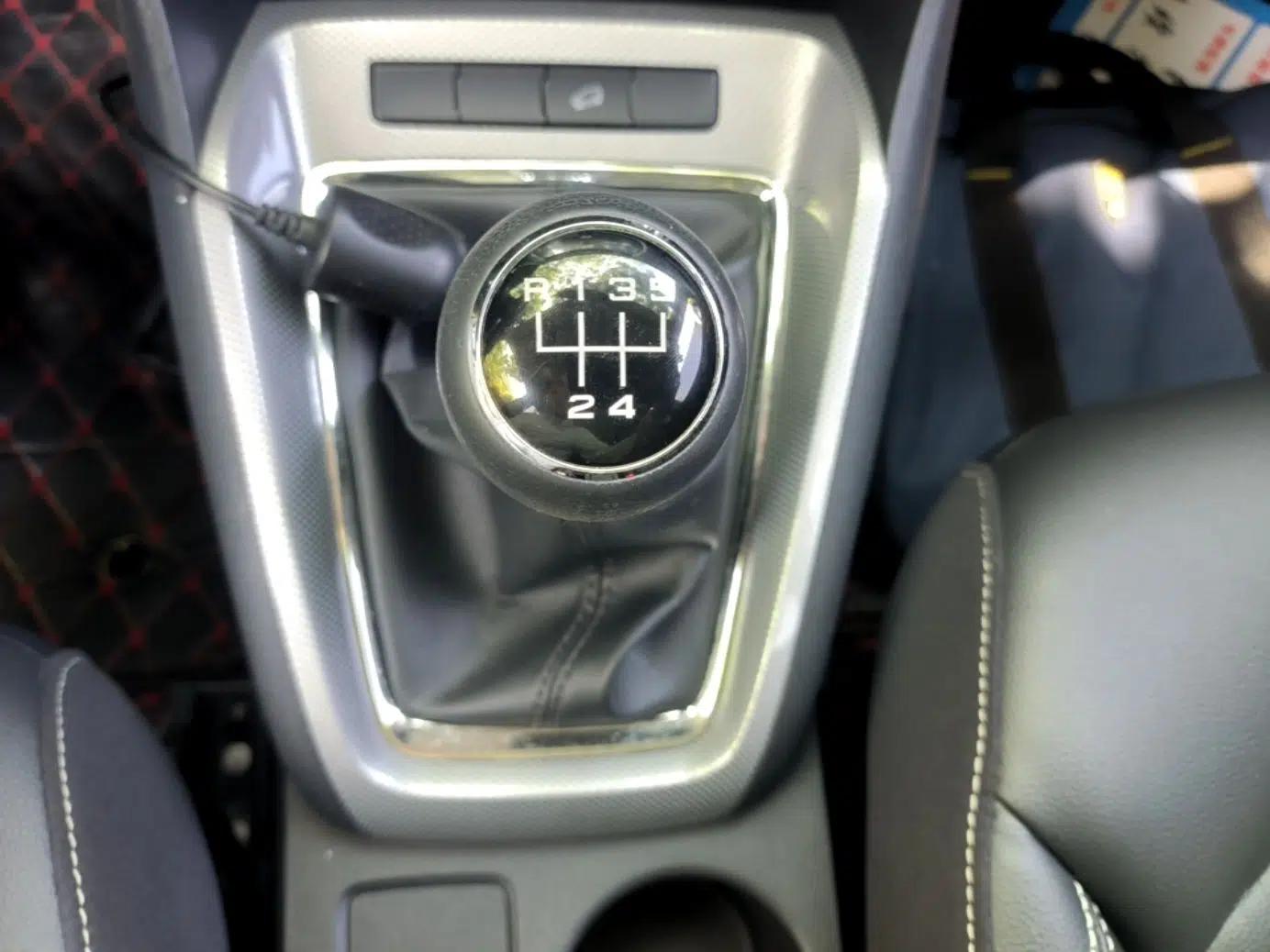 Roewe RX3 2020 1.6L Manual 4G Connect Ultra-Fresh Flagship Edition — миниатюра 17
