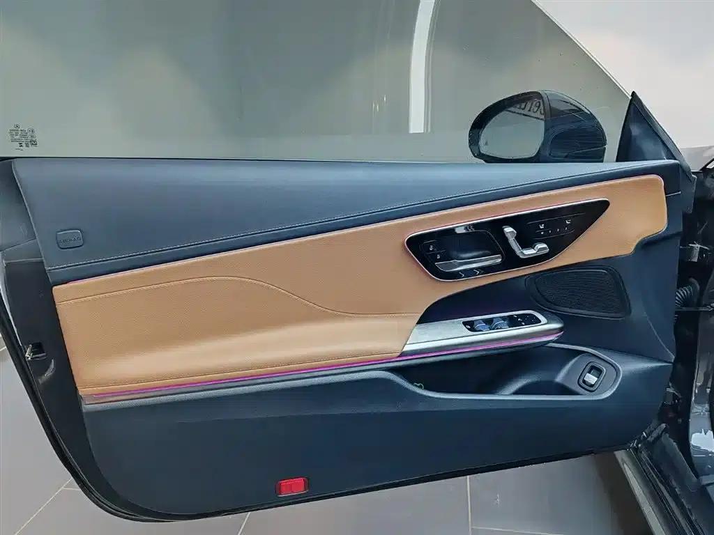 Mercedes-Benz CLE 2025 CLE 260 Convertible Coupe — миниатюра 11