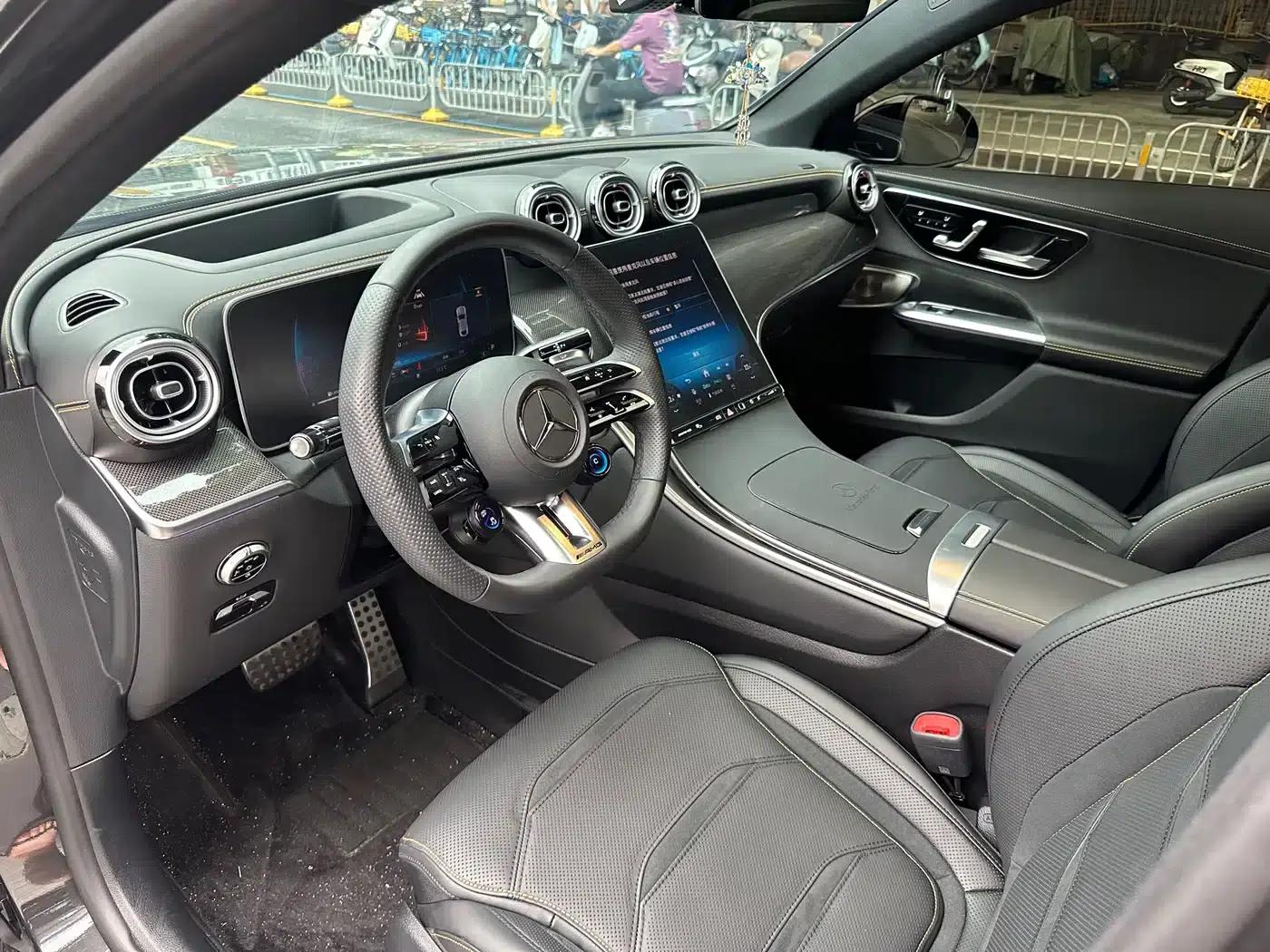 Mercedes-Benz GLC Coupe AMG 2024 Model AMG GLC 43 4MATIC Coupe SUV — миниатюра 4