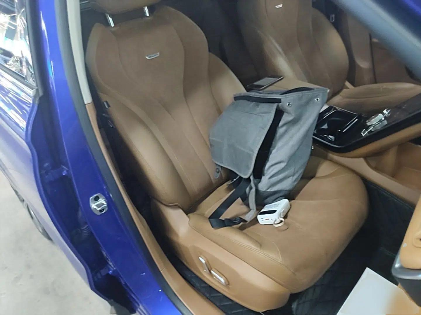 Roewe MARVEL X 2018 All-Wheel-Drive Model — миниатюра 23