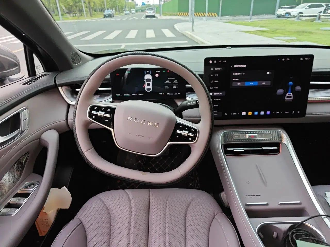 Roewe M7 DMH 2025 Model 160km Premium Version — миниатюра 11