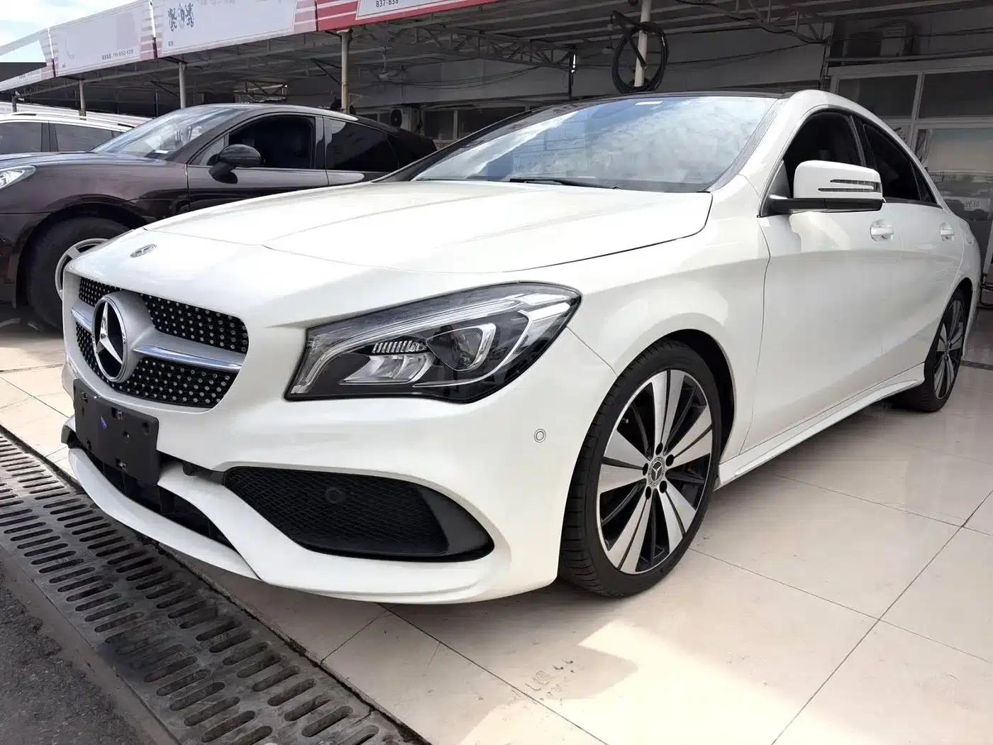 Imported Mercedes-Benz CLA 2017 Facelift CLA 200 Fashion Model — миниатюра 1