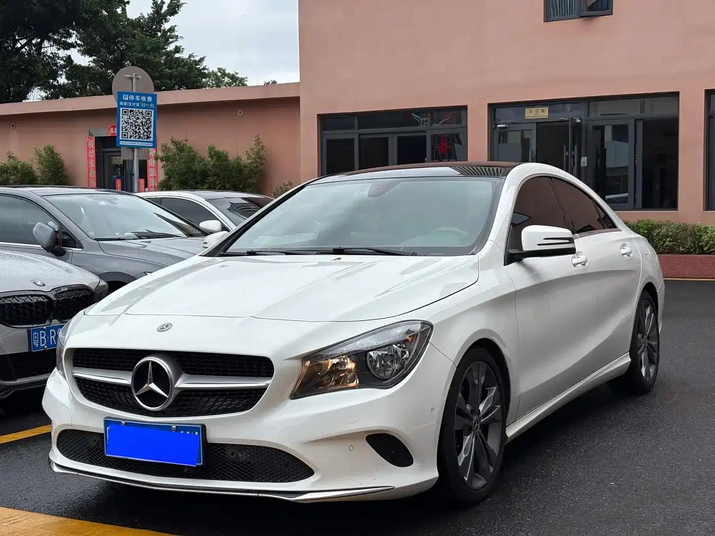 Imported Mercedes-Benz CLA 2018 CLA 200 Dynamic — миниатюра 1