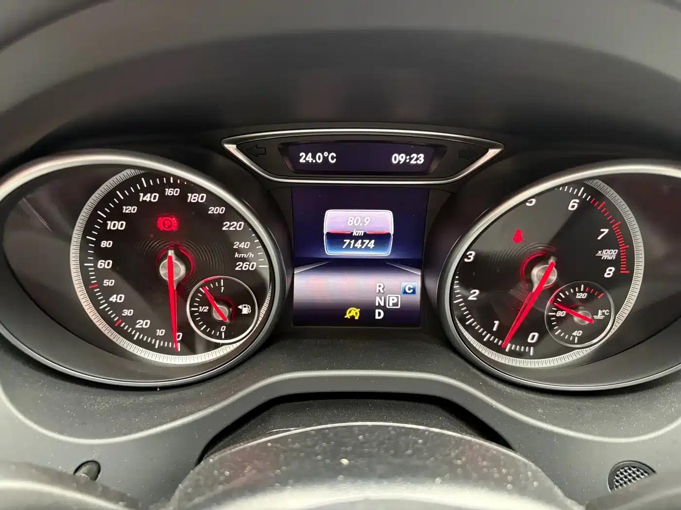 Imported Mercedes-Benz CLA 2018 CLA 200 Dynamic — миниатюра 11