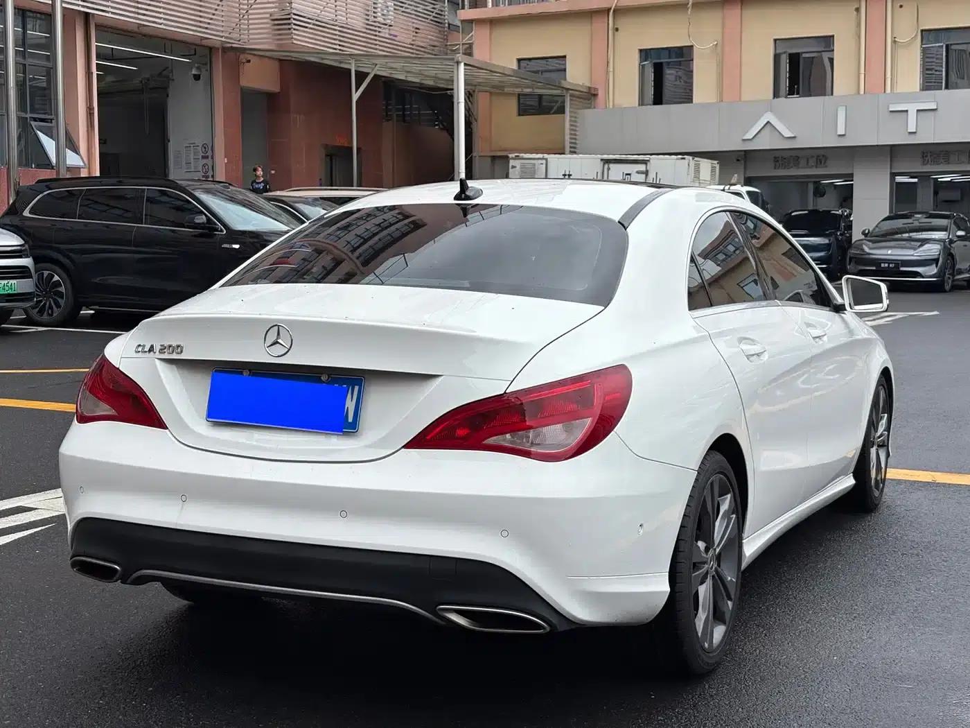 Imported Mercedes-Benz CLA 2018 CLA 200 Dynamic — миниатюра 5