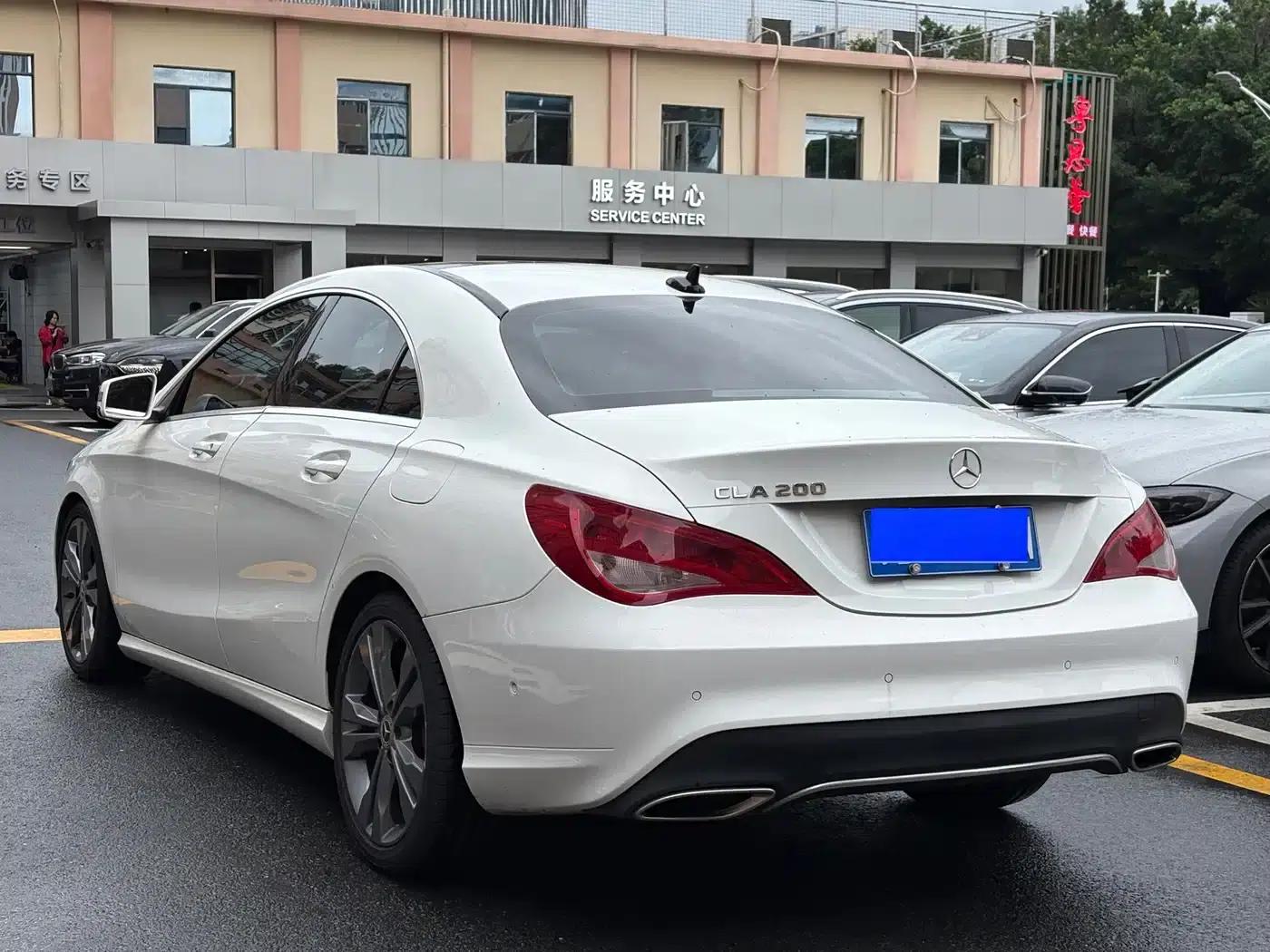 Imported Mercedes-Benz CLA 2018 CLA 200 Dynamic — миниатюра 6