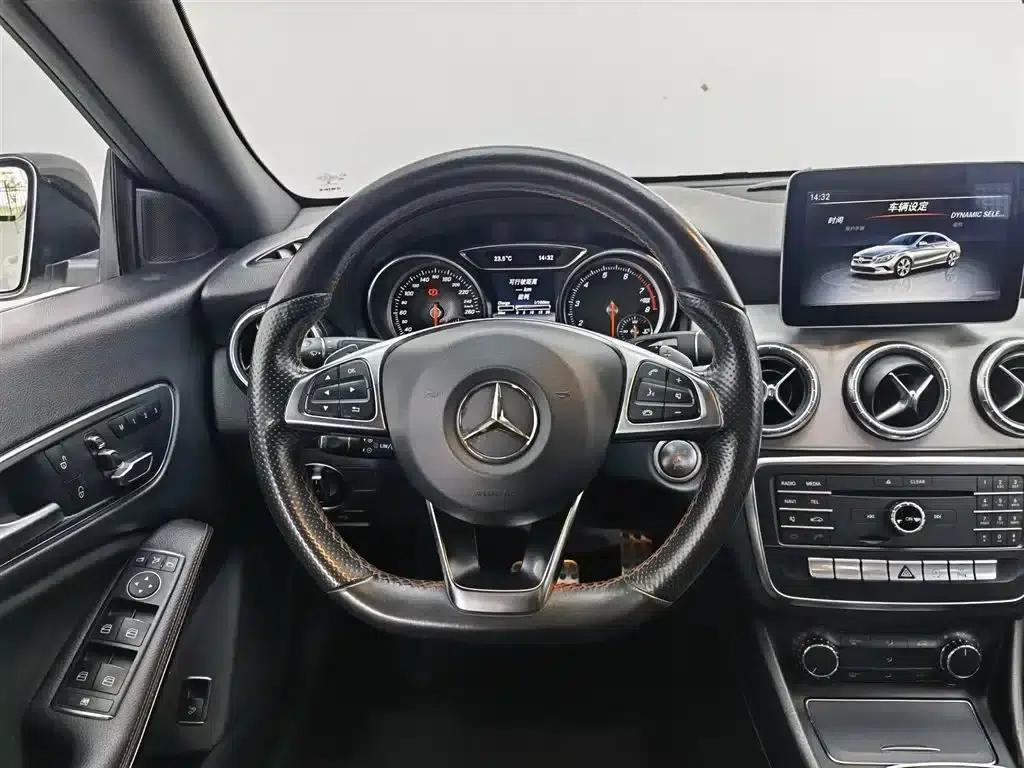 Imported Mercedes-Benz CLA 2017 CLA 220 4MATIC — миниатюра 11