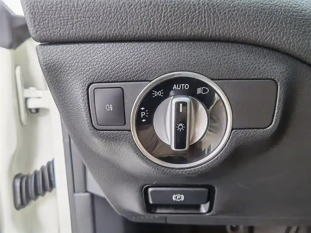 Imported Mercedes-Benz CLA 2017 CLA 220 4MATIC — миниатюра 21