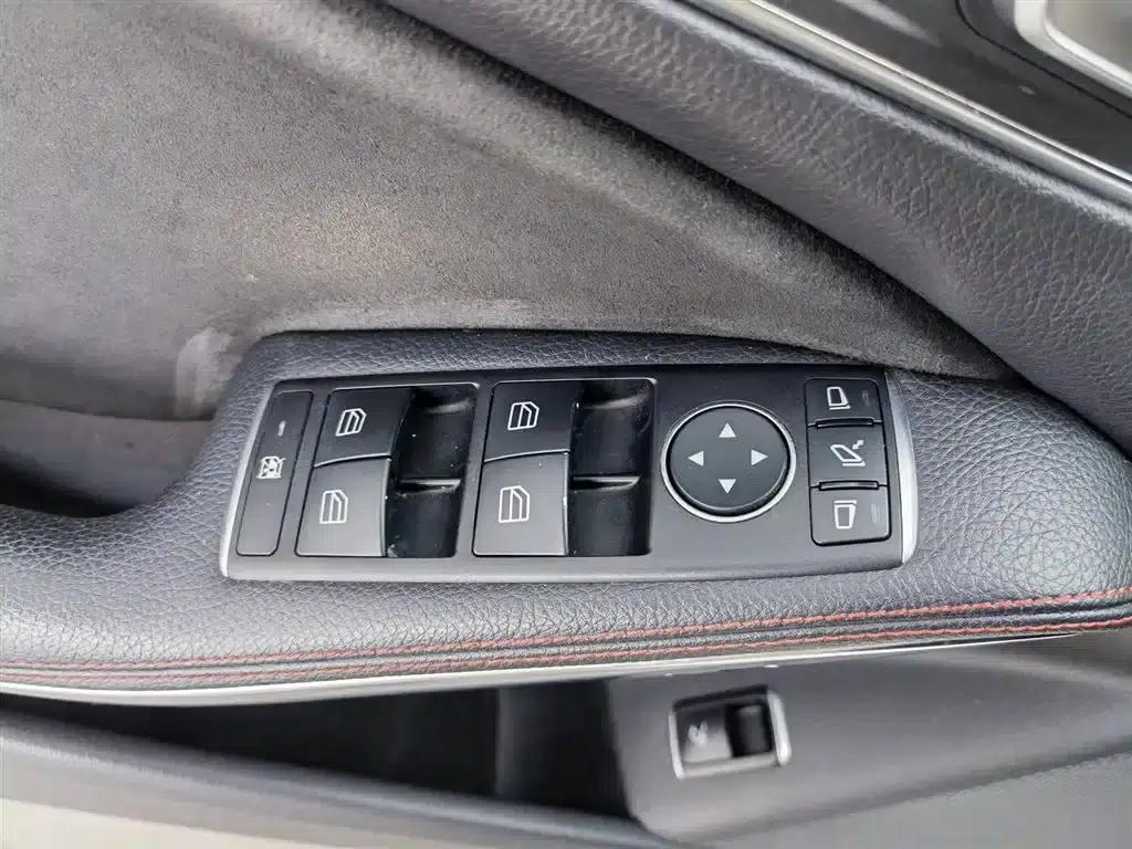 Imported Mercedes-Benz CLA 2017 CLA 220 4MATIC — миниатюра 9