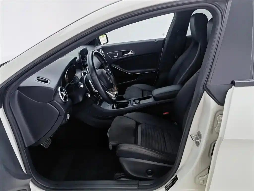Imported Mercedes-Benz CLA 2017 CLA 220 4MATIC — миниатюра 10