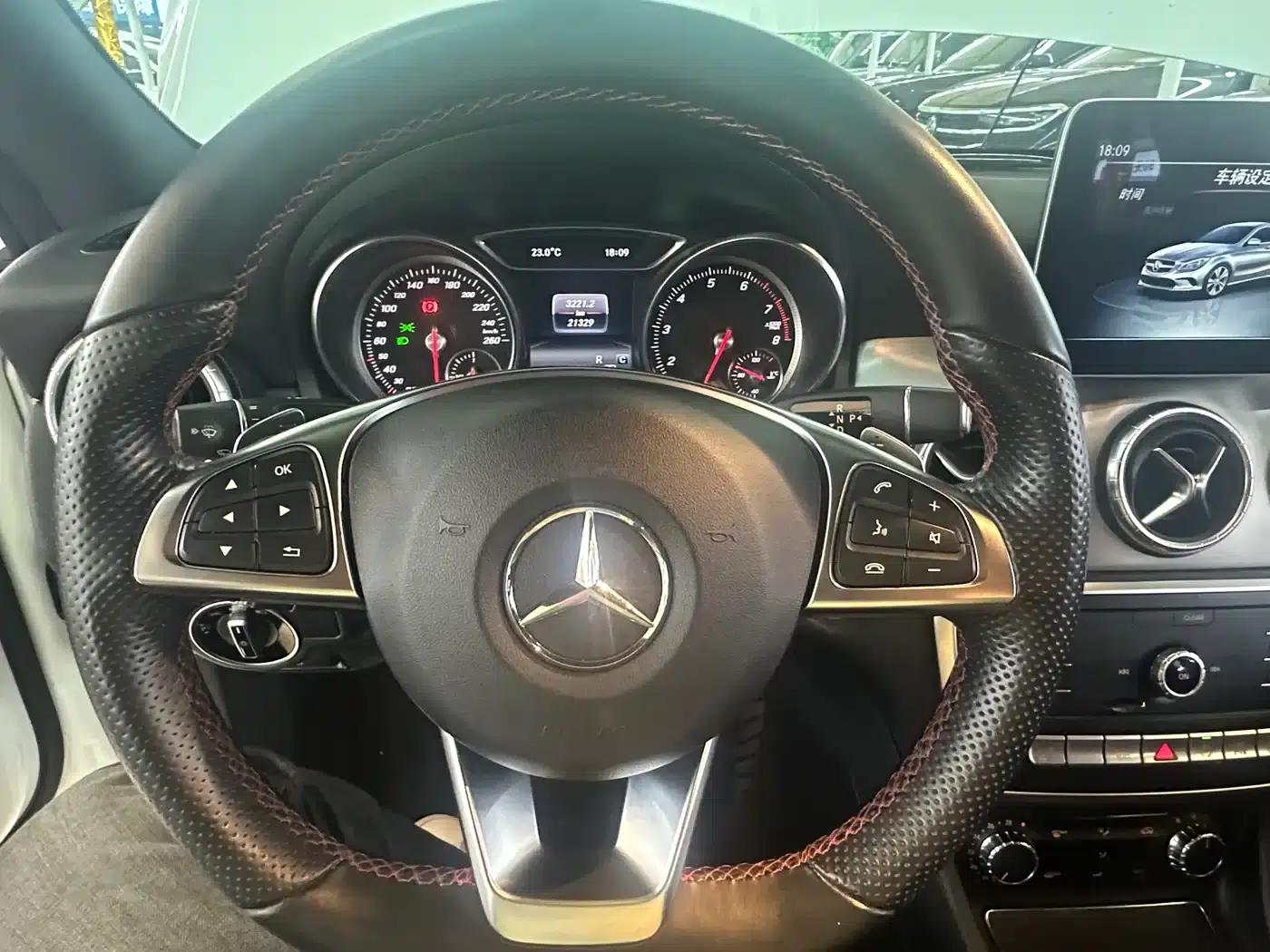 Imported Mercedes-Benz CLA 2018 CLA 220 4MATIC — миниатюра 12