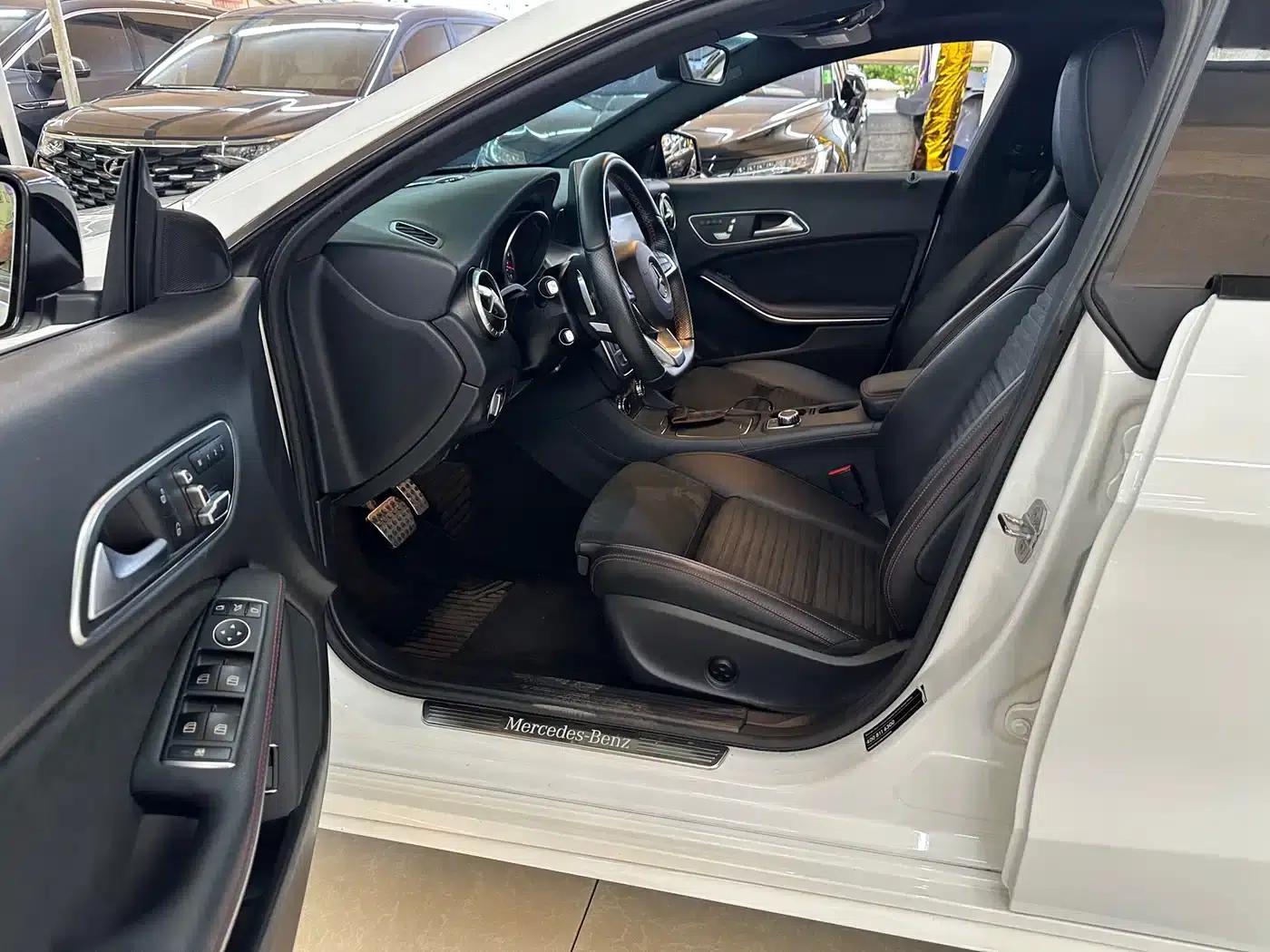 Imported Mercedes-Benz CLA 2018 CLA 220 4MATIC — миниатюра 7