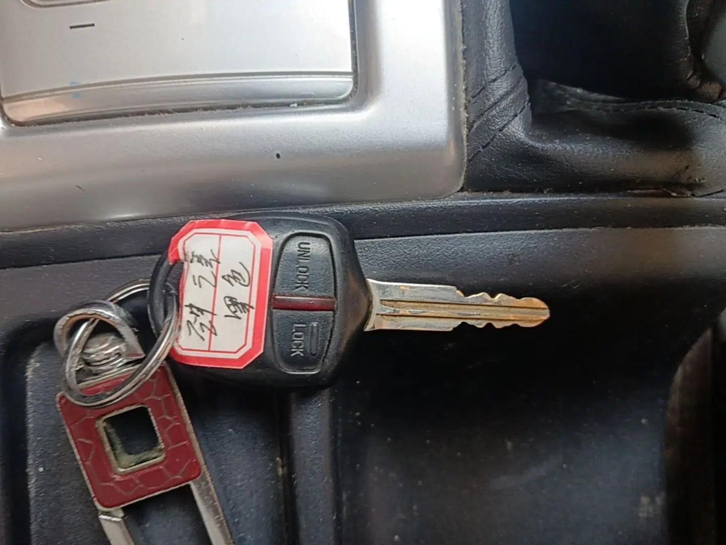 Mitsubishi Pajero Sport 2013 3.0L Automatic 4x4 Executive Edition — миниатюра 12