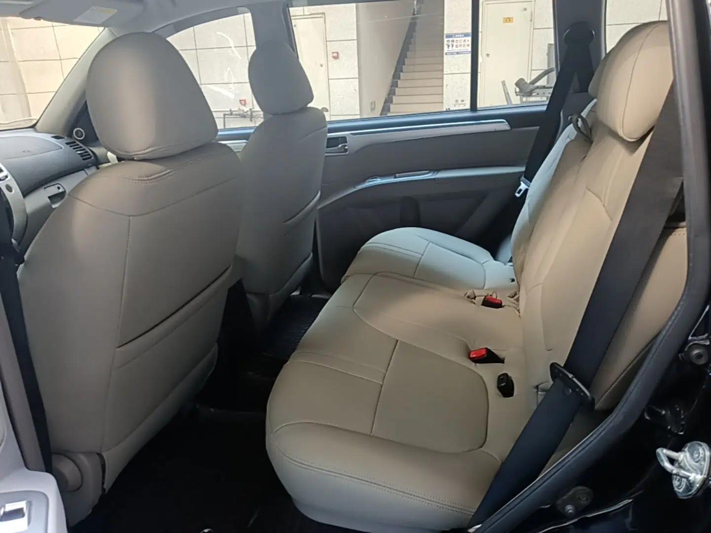 Mitsubishi Pajero Sport 2013 3.0L Automatic 4x4 Executive Edition — миниатюра 20