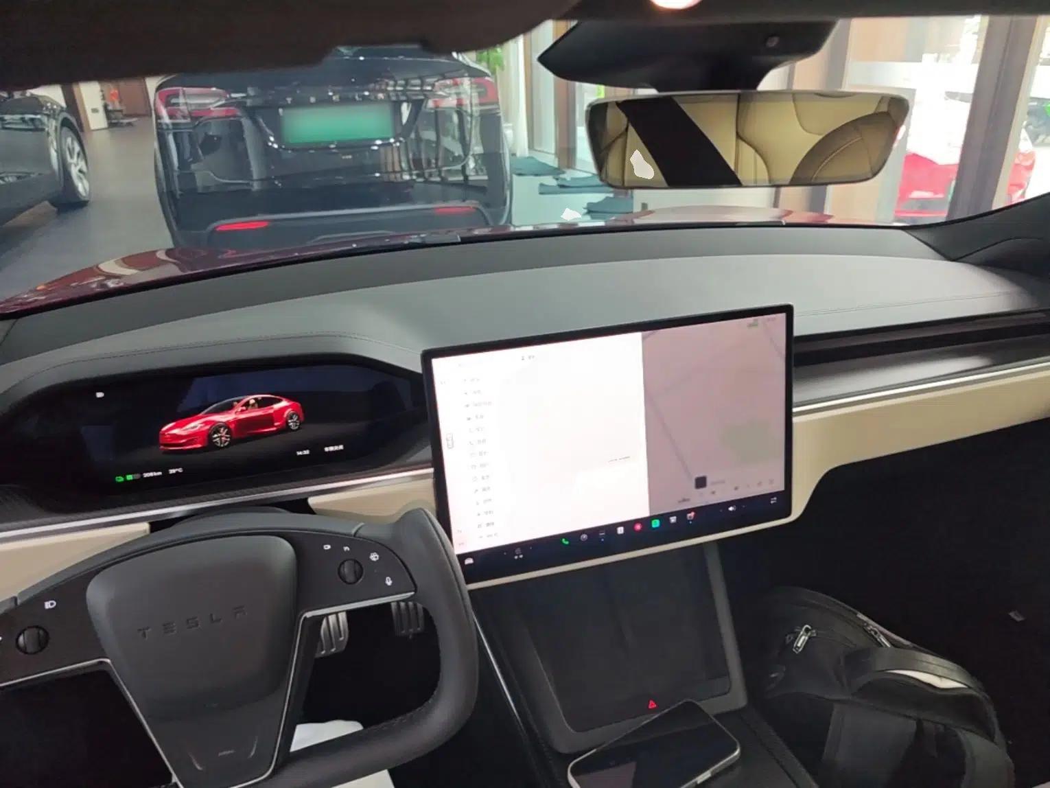 Tesla Model S 2023 Three-Motor All-Wheel-Drive Plaid Version — миниатюра 12