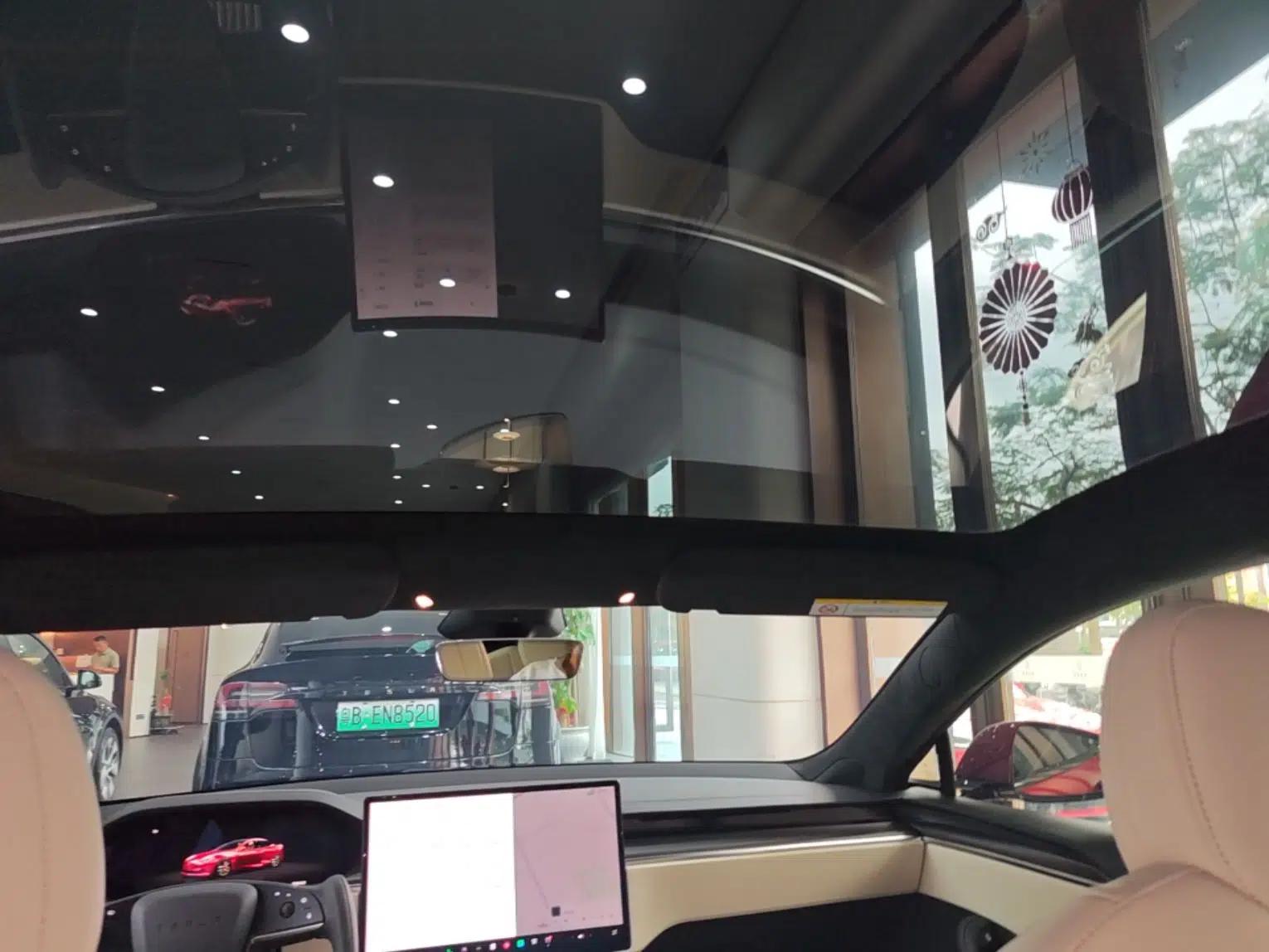 Tesla Model S 2023 Three-Motor All-Wheel-Drive Plaid Version — миниатюра 21