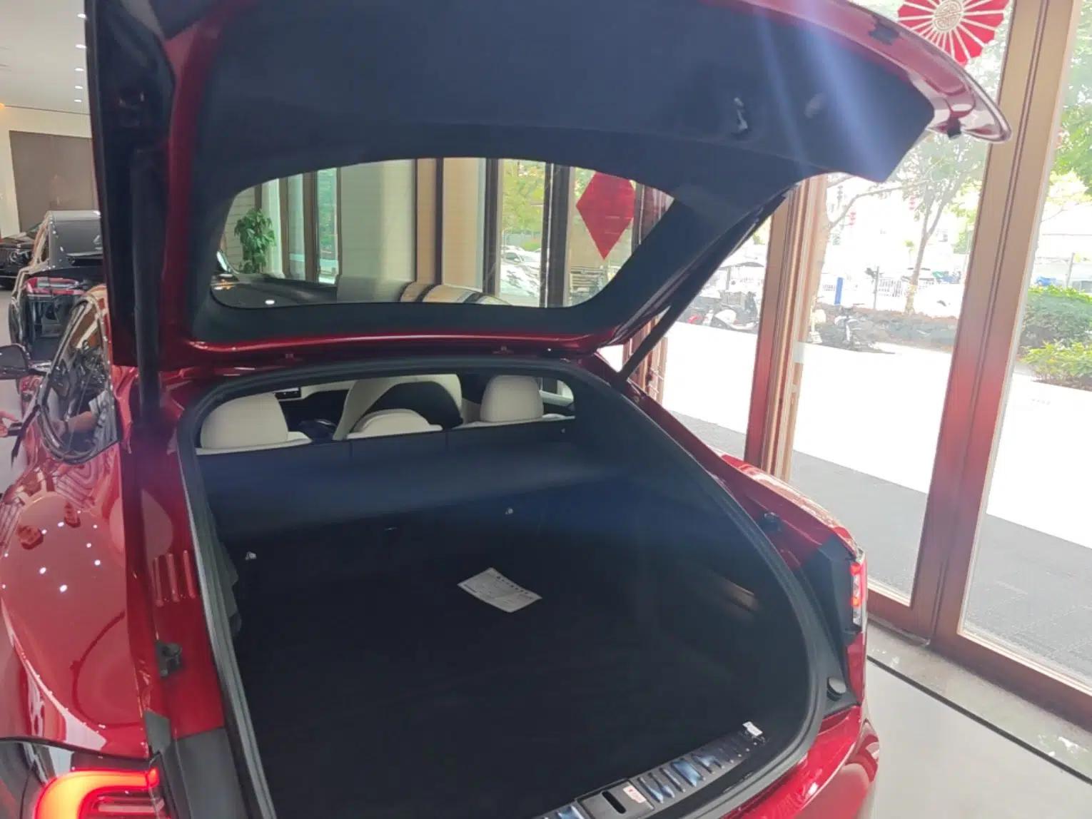 Tesla Model S 2023 Three-Motor All-Wheel-Drive Plaid Version — миниатюра 22