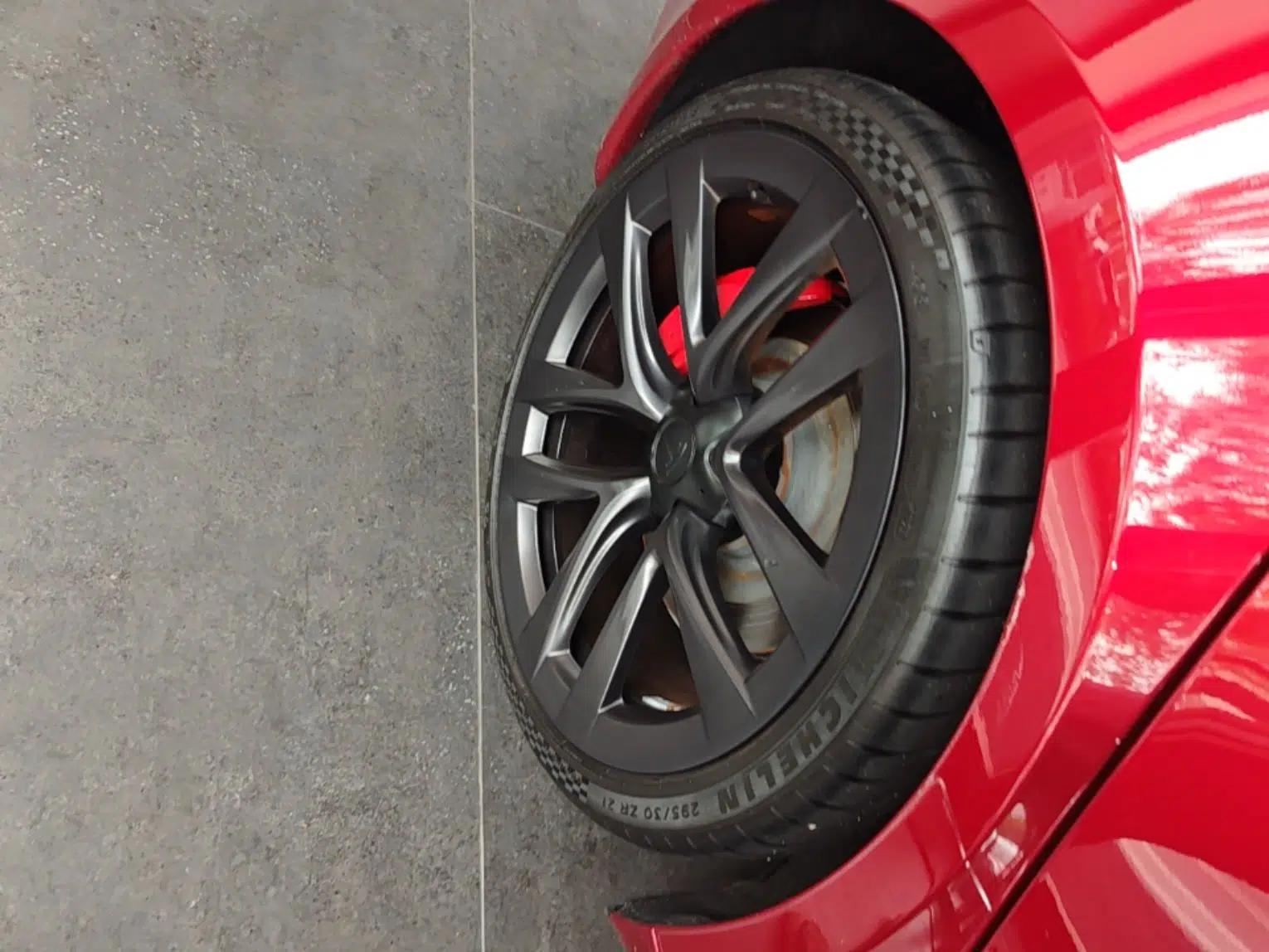 Tesla Model S 2023 Three-Motor All-Wheel-Drive Plaid Version — миниатюра 10