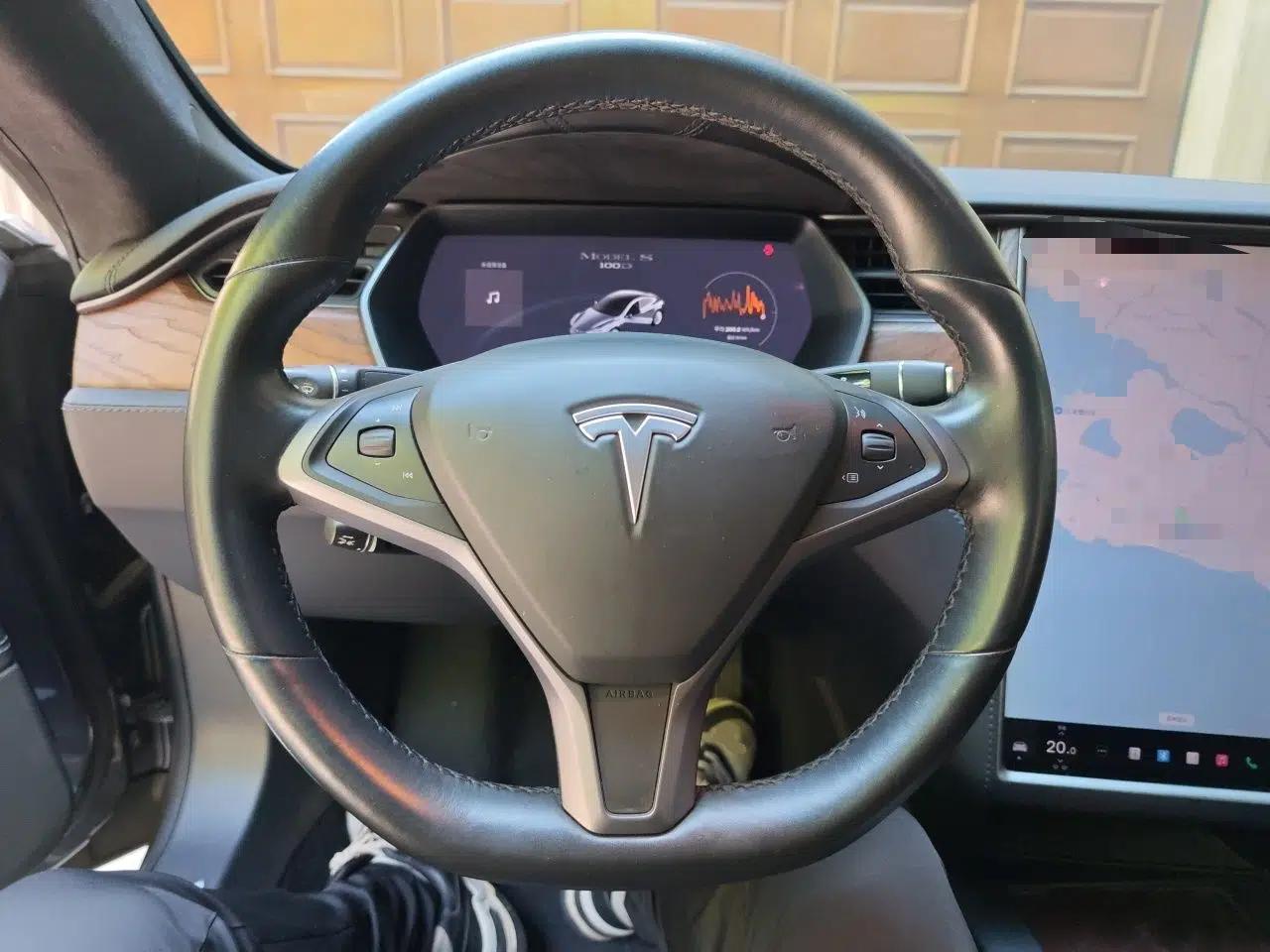 Tesla Model S 2017 S 100D Long Range Edition — миниатюра 11