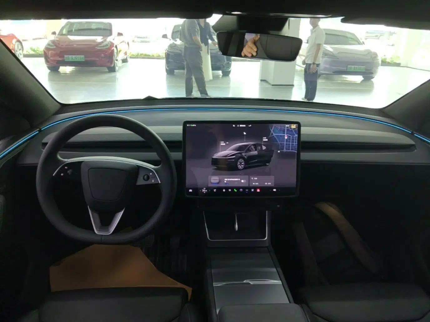 Tesla Model Y L 2025 Model Long-Range All-Wheel-Drive Version — миниатюра 12