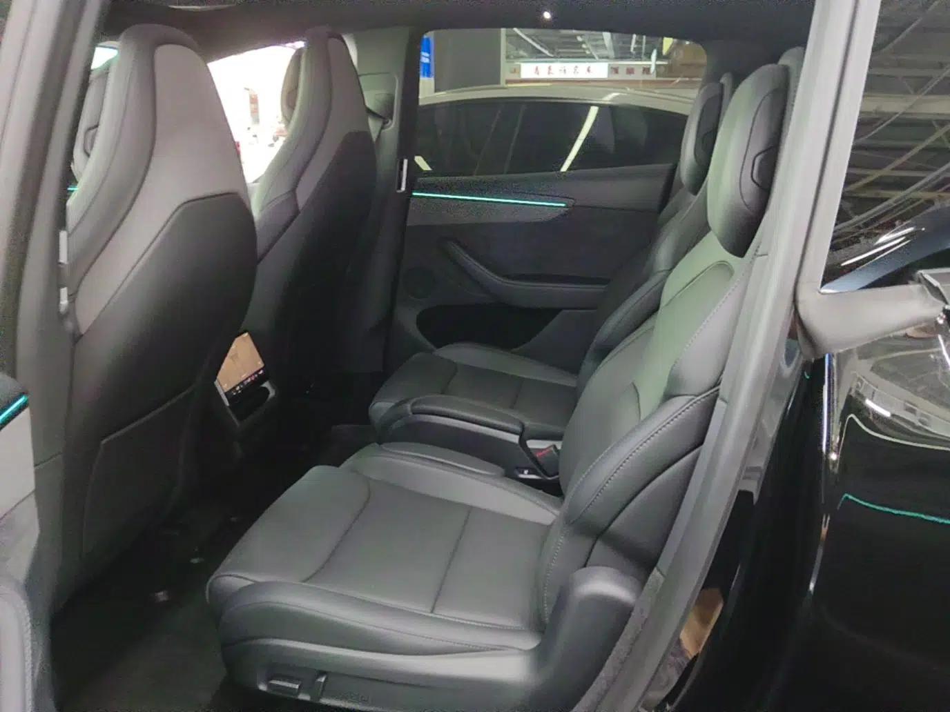 Tesla Model Y L 2025 Model Long-Range All-Wheel-Drive Version — миниатюра 19