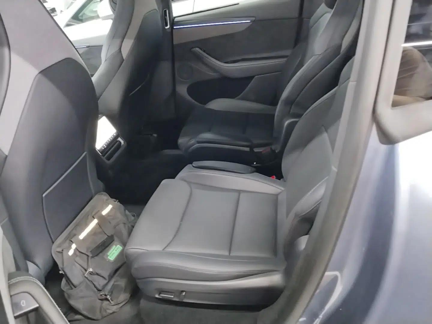Tesla Model Y L 2025 Model Long-Range All-Wheel-Drive Version — миниатюра 19