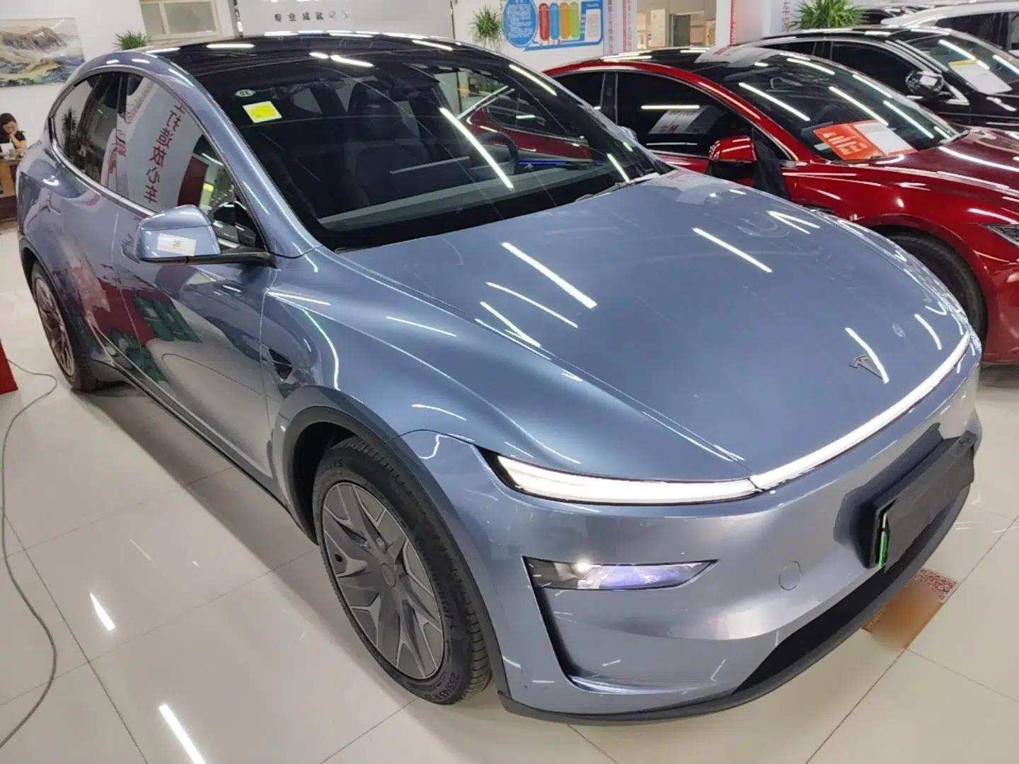 Tesla Model Y L 2025 Model Long-Range All-Wheel-Drive Version — миниатюра 6