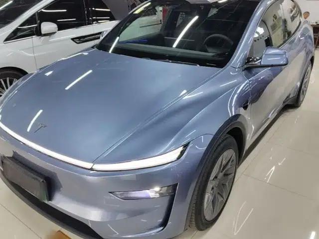 Tesla Model Y L 2025 Model Long-Range All-Wheel-Drive Version