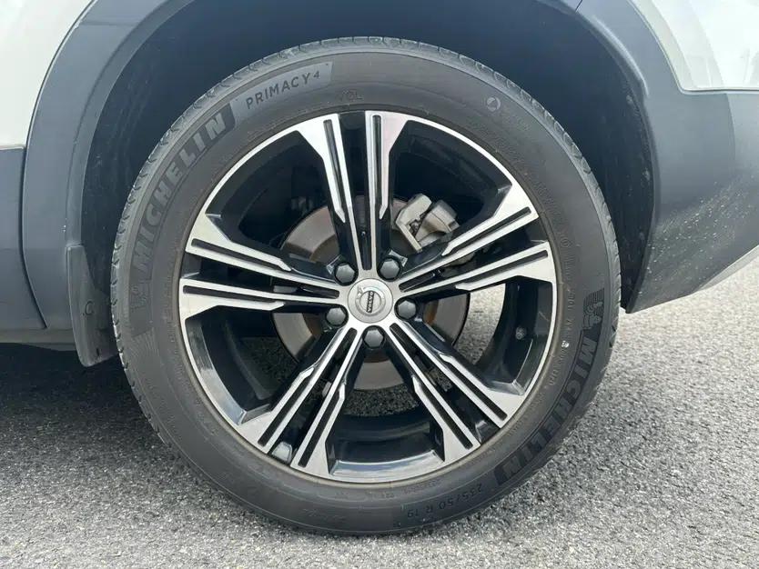 Volvo XC40 2021 T4 Four-Wheel Drive Smart Luxury Edition — миниатюра 4